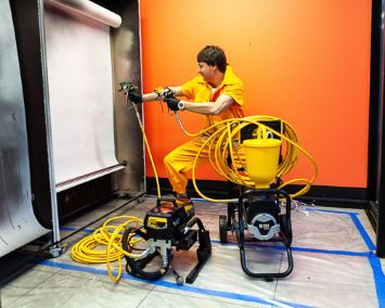 нанесение краски краскопультом